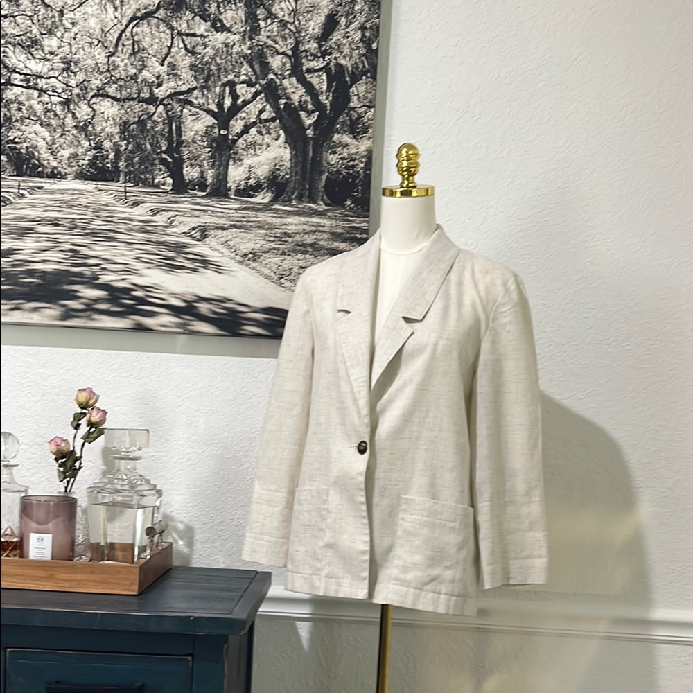 Cream Tailored Blazer with Notched Lapels Block Island, RI vintage piece